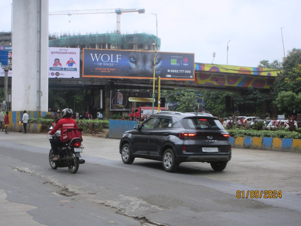 Teen Hath Naka Signal  hoarding
